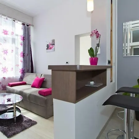 Radiant Orchid Apartment Porec