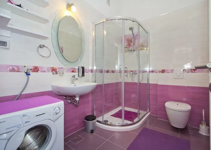 Radiant Orchid פורץ